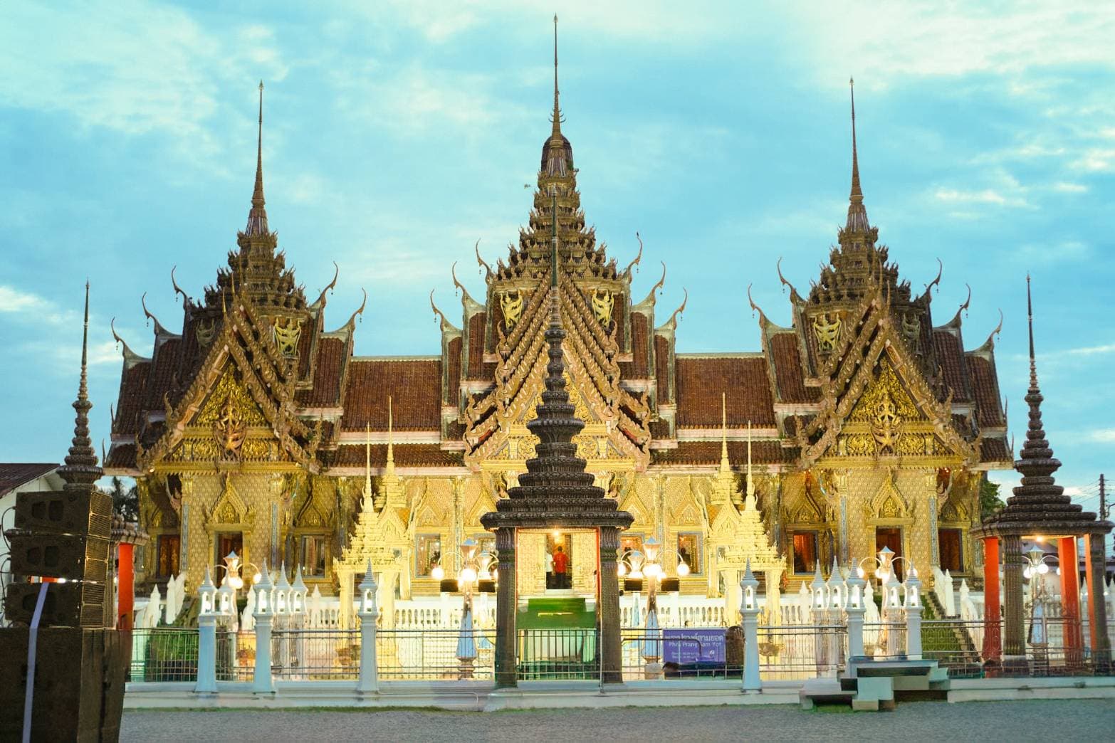 พระปรางค์สามยอด